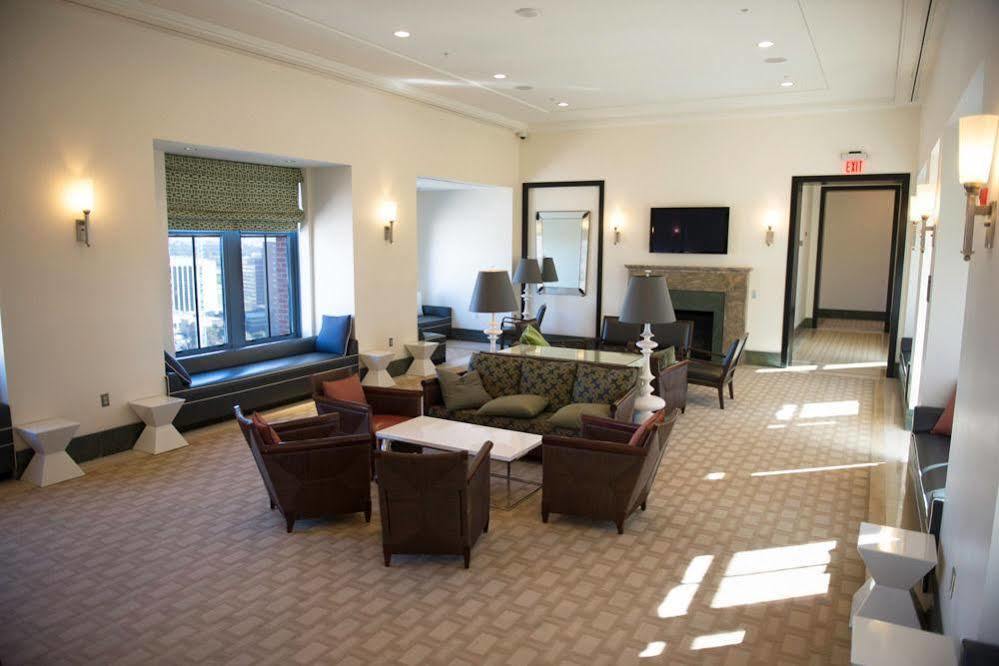 Crystal Quarters Furnished Apartments At The Gramercy Arlington Luaran gambar
