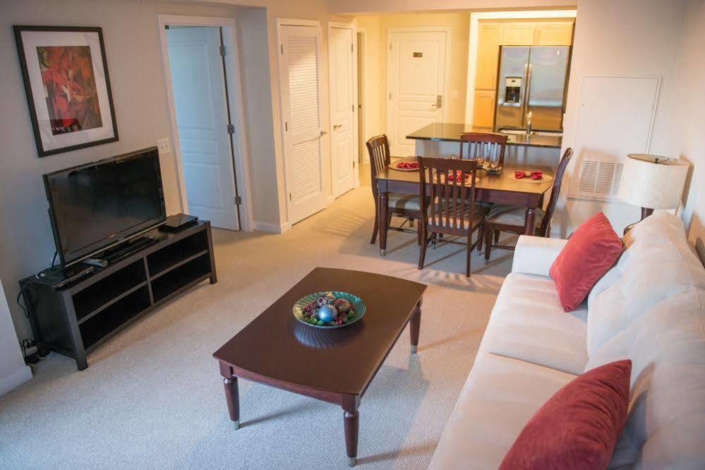 Crystal Quarters Furnished Apartments At The Gramercy Arlington Luaran gambar